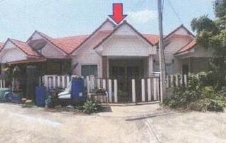 ทรัพย์สถาบันโดย GHB ทาวน์เฮาส์ พัฒนานิคม ลพบุรี