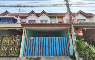ทรัพย์สถาบันโดย GHB ทาวน์เฮาส์ คลองสามวา กรุงเทพมหานคร