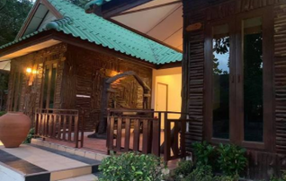 ลองเลคฮิลล์ไซด์ รีสอร์ทพัทยา