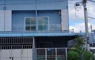 ทรัพย์สถาบันโดย GHB ทาวน์เฮาส์ ฉัตรไพลิน (Chatrapailin Latlumkaew)