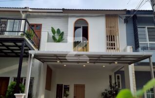 ทาวน์เฮ้าส์ หมู่บ้านภัทรา กรุงเทพกรีฑา ตกแต่งใหม่ทั้งหลัง 🔰พื้นที่ดิน 22.2 ตร.ว. 🔰พื้นที่ใช้สอย 131 ตร.ม. 🔖พื้นที่ห้องต่างๆประกอบไปด้วย - ที่จอดรถ : เจ้าของขายเอง (งดรับนายหน้า)