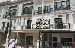 ทรัพย์สถาบันโดย GHB ทาวน์เฮาส์ แอทไนท์วัชรพล-เทพารักษ์
