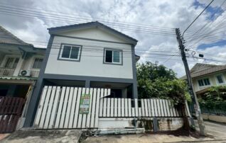 ทรัพย์สถาบันโดย JAM ทาวน์เฮาส์ บ้านพฤกษา 13 (Baan Pruksa 13 Klong Sam)