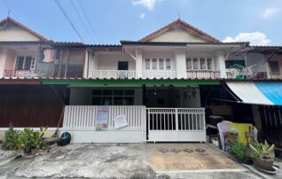ทรัพย์สถาบันโดย JAM ทาวน์เฮาส์ บ้านพฤกษา7 รังสิต-คลอง8 (Prueklada Rangsit Klong 4)