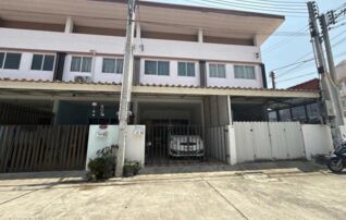ทรัพย์สถาบันโดย GHB ทาวน์เฮาส์ เดอะทาวน์ วิลล์ 2 (Country Village 2)
