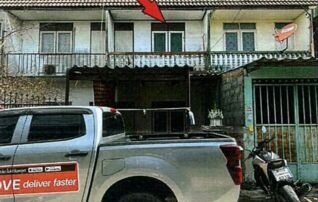 ทรัพย์สถาบันโดย GHB ทาวน์เฮาส์ รุ่งนภา