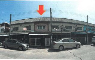 ทรัพย์สถาบันโดย GHB ทาวน์เฮาส์ เรือนแก้ว