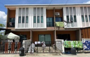 ทรัพย์สถาบันโดย GHB ทาวน์เฮาส์ ภูริลำลูกกาคลอง 7 (PURI Lamlukka Klong 7)