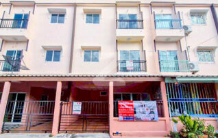 ขายทาวน์โฮม 3 ชั้น รีโนเวทใหม่ หมู่บ้านเพชรทวี พุทธมณฑล สาย5 หลังนี้ราคาเพียง 1.79 ลบ เท่านั้น : เจ้าของขายเอง (งดรับนายหน้า)