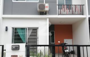 ขายบ้าน ทาวน์โฮม 2 ชั้น ในหมู่บ้านพฤกษานารา 2 หนองมน บางแสนค่ะ พื้นที่ 17 ตรว.                         : เจ้าของขายเอง (งดรับนายหน้า)