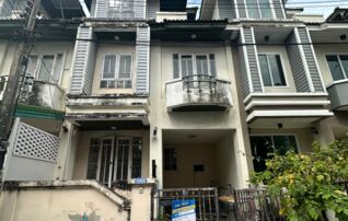 ทรัพย์สถาบันโดย JAM ทาวน์เฮาส์ บ้านวรางกูล รังสิต-คลอง 2 (Baan Warangkul Rangsit-Klong 2)