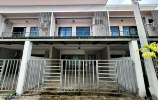 ทรัพย์สถาบันโดย GHB ทาวน์เฮาส์ รัชธานี 11