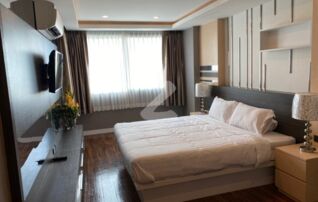 ห้องนอน เตียง King size
วิวทะเลและสระว่ายน้ำ