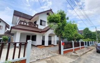 ขออนุญาตฝากครับ  🏠ขายบ้านเดี๋ยว 2 ชั้น(ยืนยันการันตรีน้ำไม่ท่วมเจ้าของขายเอง) พิกัดหางดง โครงการบ้านขวัญเวียงเฟส3 ขนาดพื้นที่ 53 ตรว. : เจ้าของขายเอง (งดรับนายหน้า) 