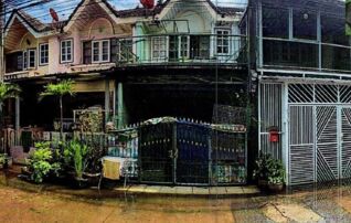 ทรัพย์สถาบันโดย GHB ทาวน์เฮาส์ พระโขนง กรุงเทพมหานคร