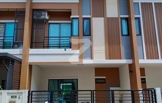 🏠 ขายทาวน์โฮม 2 ชั้น โครงการ บ้านฟ้าทาวน์นี่ ปิ่นเกล้า-สาย 5 ☁️ชั้นหนึ่ง มีโซนห้องนั่งเล่น โซนห้องครัวและห้องซักล้าง มี1ห้องน้ำ ลานหลังบ้าน : เจ้าของขายเอง (งดรับนายหน้า)