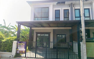ทรัพย์สถาบันโดย JAM ทาวน์เฮาส์ หมู่บ้านบริทาเนีย บางนา กม.42 (Britania Bangna km.42)