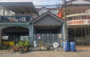 ทรัพย์สถาบันโดย GHB ทาวน์เฮาส์ รินทร์ทอง (Baan Rinthong Lamlukka)