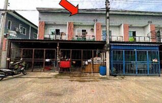 ทรัพย์สถาบันโดย GHB ทาวน์เฮาส์ ฉัตรไพลิน ลาดหลุมแก้ว (Chatrapailin Latlumkaew)