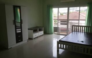 บ้านสุทธินันท์