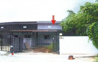 ทรัพย์สถาบันโดย GHB ทาวน์เฮาส์ ริมคลอง
