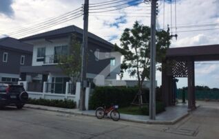 ใครสนใจที่กำลังดูบ้านทักมาถามได้นะคะ บ้านคุณสามีซื้อไว้ไม่มีเวลาเข้าไปอยู่และไม่มีเวลาเข้าไปดูแลเลยจะขายออกคะ… : เจ้าของขายเอง (งดรับนายหน้า) 