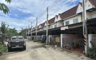 ทรัพย์สถาบันโดย GHB ทาวน์เฮาส์ ซอยชุมชนบึงล่าง ซ.1/ซ.ไ ถนนอ่าวอุดม-ปากร่วม (ชบ