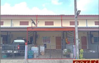 ทรัพย์สถาบันโดย GHB ทาวน์เฮาส์ ธนาทาวน์