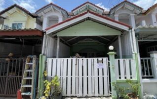 ทรัพย์สถาบันโดย GHB ทาวน์เฮาส์ แพรมาพรเพลส (Phraemaporn Place Rangsit Klong 4)
