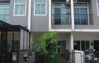 ทรัพย์สถาบันโดย GHB ทาวน์เฮาส์ ณ ราธร สุวินทวงศ์ (Na Rathon Suwinthawongse)