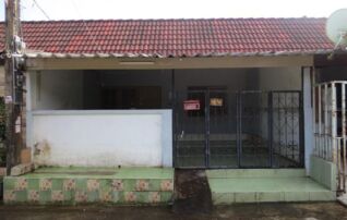 ทรัพย์สถาบันโดย GHB ทาวน์เฮาส์ คลองสามวา กรุงเทพมหานคร