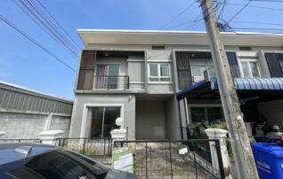 ทรัพย์สถาบันโดย JAM ทาวน์เฮาส์ นิรันดร์วิลล์ (Nirun Ville 10)