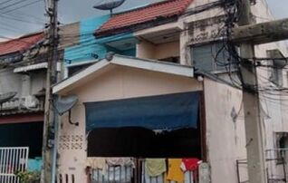 ทรัพย์สถาบันโดย GHB ทาวน์เฮาส์ ม.เจษฎา 5