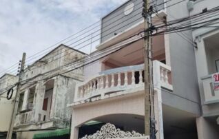 ทรัพย์สถาบันโดย GHB ทาวน์เฮาส์ พิชาดา