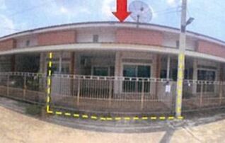 ทรัพย์สถาบันโดย GHB ทาวน์เฮาส์ ถนนทล.3551