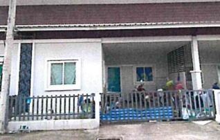 ทรัพย์สถาบันโดย GHB ทาวน์เฮาส์ นิสาสิริ