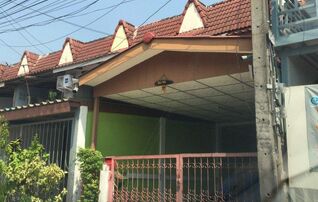 ทรัพย์สถาบันโดย GHB ทาวน์เฮาส์ สุขใจวิลเลจ 2 (Sukjai Village 2)