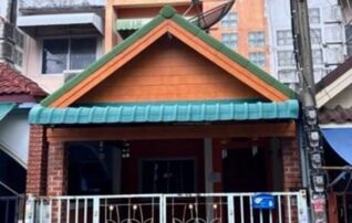 ทรัพย์สถาบันโดย GHB ทาวน์เฮาส์ ธันยพฤกษ์