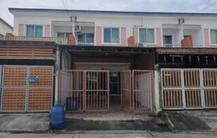 ทรัพย์สถาบันโดย GHB ทาวน์เฮาส์ กิตตินครกรีนอเวนิว