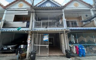 ทรัพย์สถาบันโดย JAM ทาวน์เฮาส์ อีสแลนด์แอนเฮาส์ (East Land and House)
