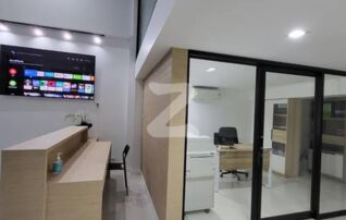 สำนักงานให้เช่า 4 ชั้นครึ่ง ถนนเสรีไทย ใกล้แยกนิด้า แบ่งเช่ายกชั้น หรือเป็นห้อง มีห้องน้ำแยกเป็นสัดส่วนทุกชั้น ติดแอร์เย็นฉ่ำ บิ้วอินสวยงามทุกห้อง : เจ้าของให้เช่าเอง
