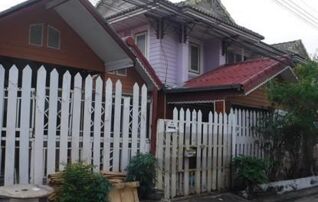 ทรัพย์สถาบันโดย อาคารสงเคราะห์ บ้านแฝด พฤกษา 13..