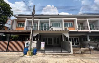 ทรัพย์สถาบันโดย JAM ทาวน์เฮาส์ บ้านซื่อตรง (Suetrong Cozy Rangsit Klong 6 Phase 1)