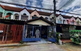 ทรัพย์สถาบันโดย GHB ทาวน์เฮาส์ ฉัตรเกล้าวิลล่า