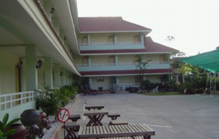ภัทร์สินท์ อพาร์ตเมนต์