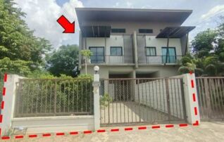 ทรัพย์สถาบันโดย GHB บ้านแฝด พะไล