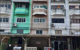ทรัพย์สถาบันโดย  ตึกแถว-อาคารพาณิชย์