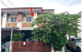 ทรัพย์สถาบันโดย GHB ทาวน์เฮาส์ กานดา เดอะเฟิร์สโฮม