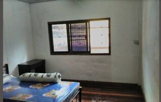 อนุสรณ์เพลส