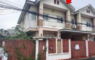 ทรัพย์ธนาคารโดย บริษัท บริหารสินทรัพย์สุขุมวิท จำกัด บ้านแฝด ปิ่นทอง 4